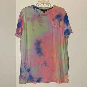 Sommer Ray “Good Vibes” short sleeve